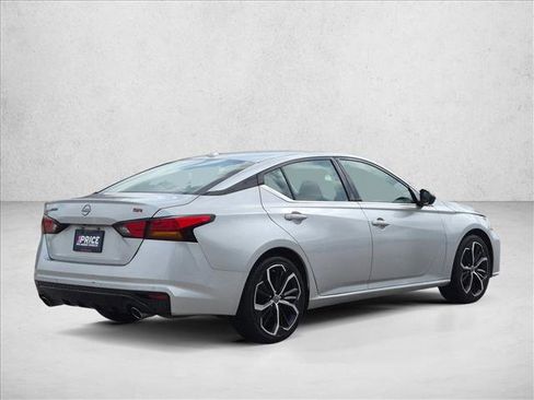 Used 2024 Nissan Altima 2.5 SR FWD image 5
