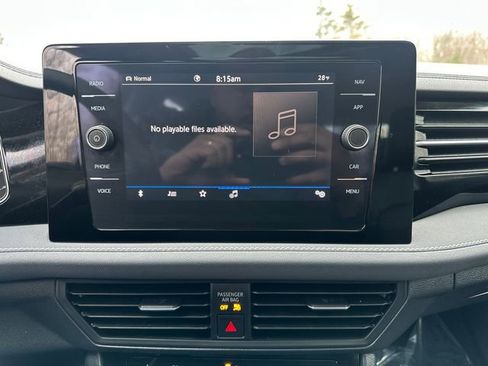 Used 2025 Volkswagen Jetta SEL image 38