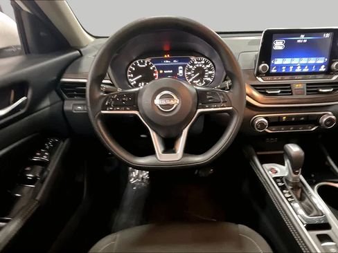 Used 2023 Nissan Altima 2.5 SV AWD/4WD image 6