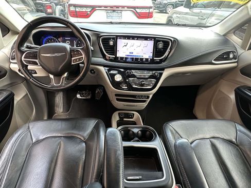 Certified 2021 Chrysler Pacifica Touring-L FWD image 15