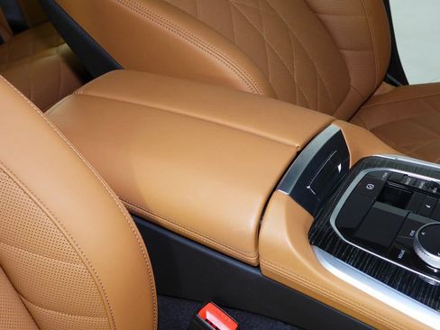 Used 2024 BMW X5 sDrive40i w/ M Sport Package RWD image 16