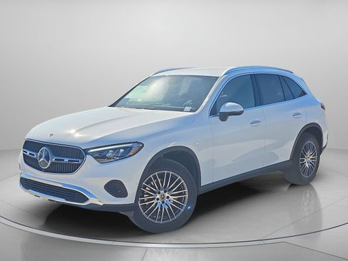 Certified 2026 Mercedes-Benz GLC 300 image 2