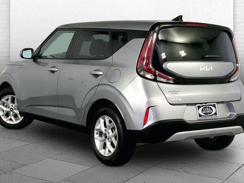 Certified 2025 Kia Soul LX image 11