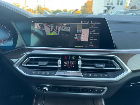 Used 2022 BMW X5 xDrive40i w/ M Sport Package image 12