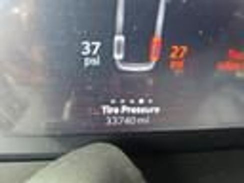 Used 2023 Jeep Grand Cherokee L Limited RWD image 10