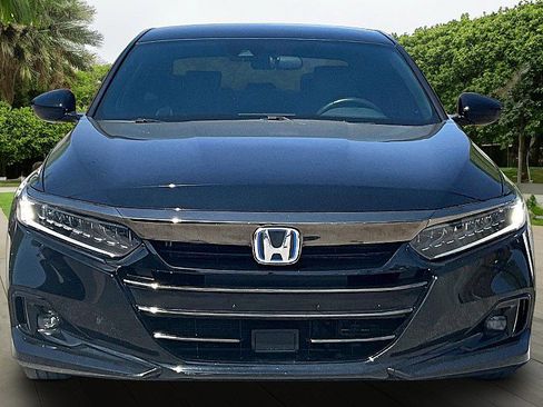 Used 2022 Honda Accord Sport image 3