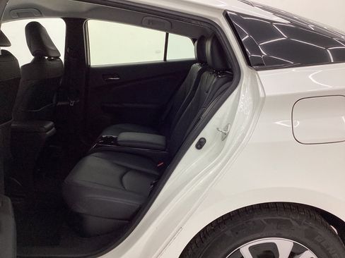 Used 2018 Toyota Prius Prime Premium image 20