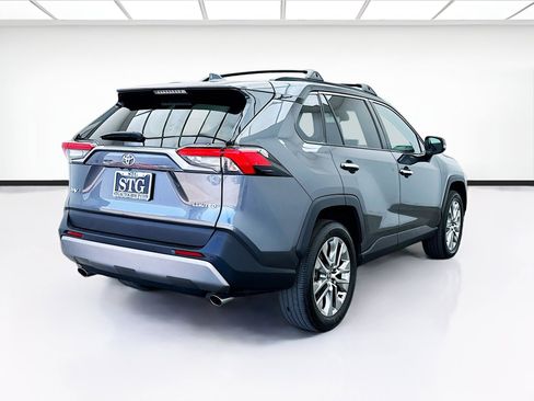 Used 2022 Toyota RAV4 Limited image 4