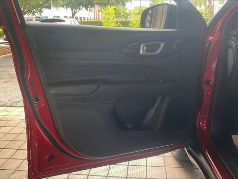 Used 2025 Jeep Compass Trailhawk AWD/4WD image 2
