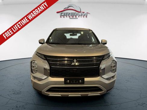 Used 2024 Mitsubishi Outlander FWD image 3