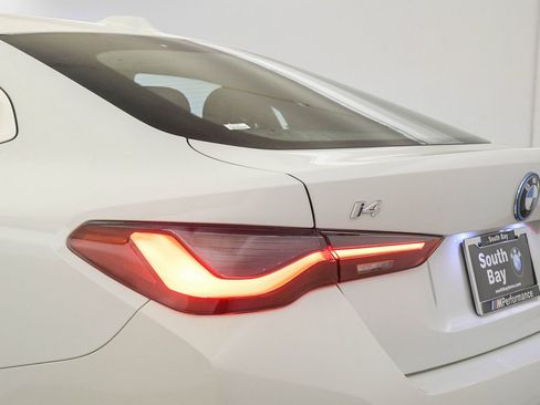 Used 2023 BMW i4 eDrive40 RWD image 11