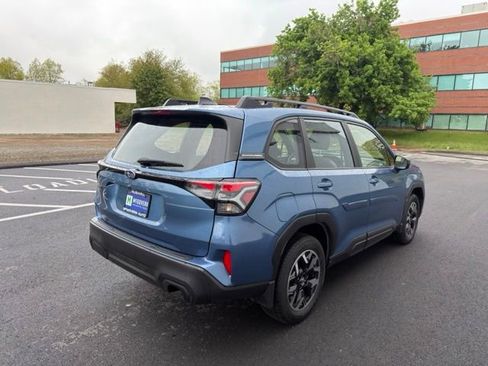 Used 2025 Subaru Forester AWD/4WD image 6