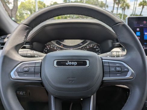 Used 2024 Jeep Compass Latitude AWD/4WD image 28