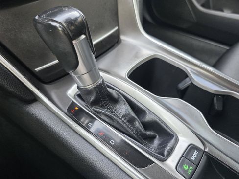 Used 2018 Honda Accord Sport image 16