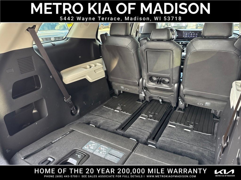 Used 2024 Kia Carnival SX Prestige FWD image 44