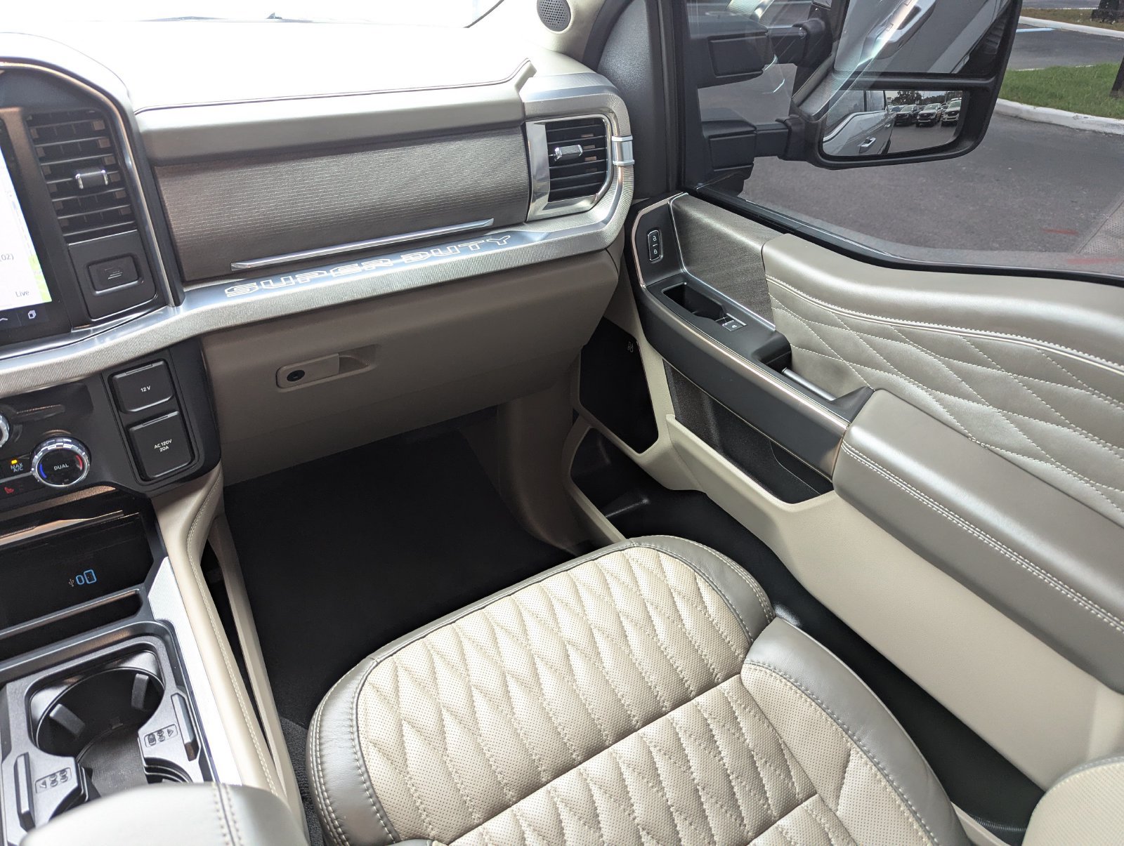 Certified 2026 Ford F250 Platinum w/ Platinum Plus Package AWD/4WD image 23