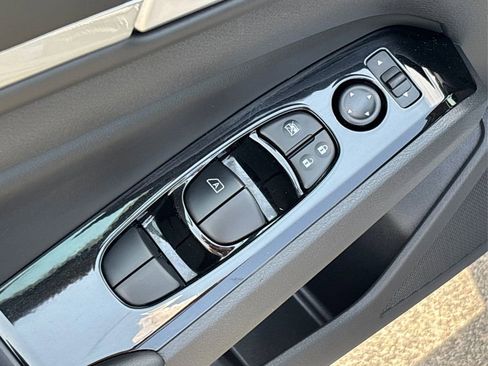 New 2025 Nissan Altima 2.5 SL image 25