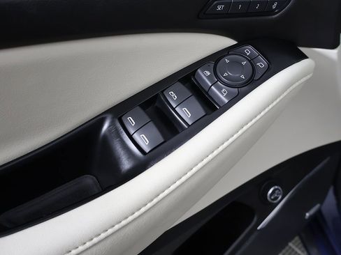 Used 2023 Buick Enclave Avenir AWD/4WD image 44