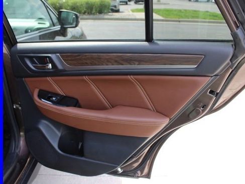 Used 2019 Subaru Outback 3.6R Touring AWD/4WD image 21