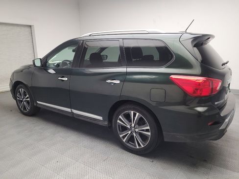 Used 2018 Nissan Pathfinder Platinum image 3