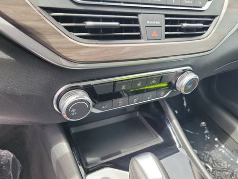 Used 2024 Nissan Altima 2.5 SV FWD image 28