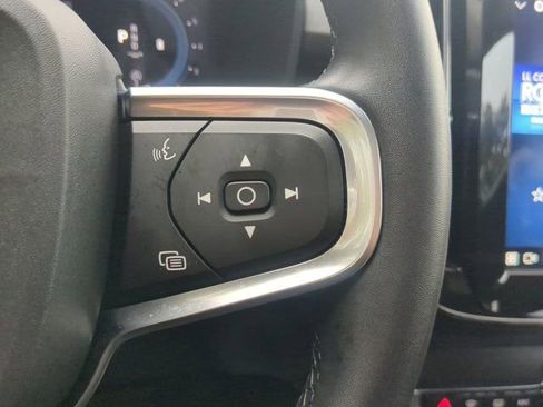 Used 2025 Volvo XC40 B5 Plus AWD/4WD image 25