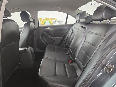 Used 2014 Volkswagen Jetta SE image 12