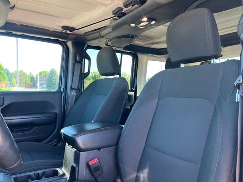 Used 2019 Jeep Wrangler Unlimited Sport S AWD/4WD image 14