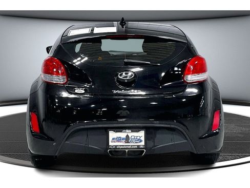 Used 2016 Hyundai Veloster image 5