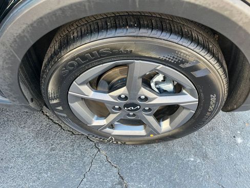 Used 2025 Kia K4 LXS image 25