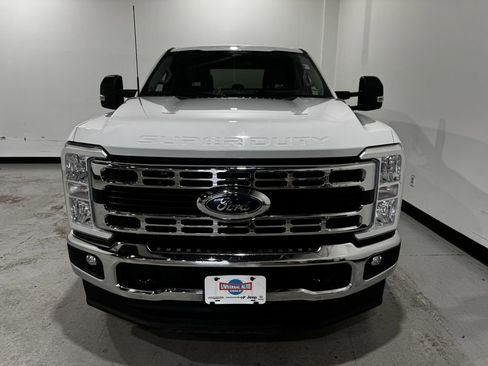 Used 2024 Ford F250 XLT AWD/4WD image 9