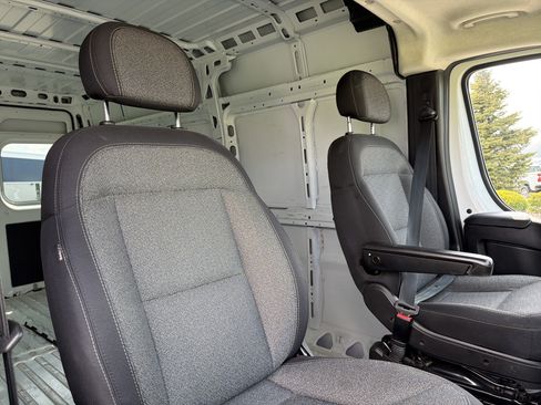 Used 2023 RAM ProMaster 2500 image 24