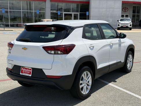 Used 2023 Chevrolet TrailBlazer LS AWD/4WD image 2