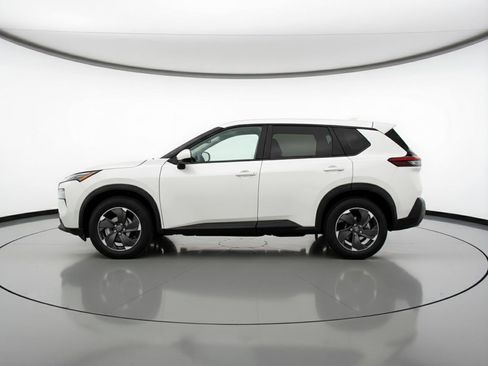 Used 2025 Nissan Rogue SV image 5