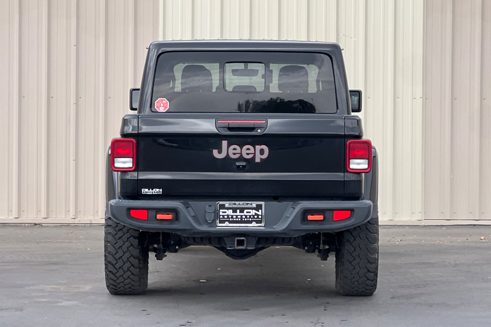 Used 2023 Jeep Gladiator Mojave w/ Cold Weather Group AWD/4WD image 8