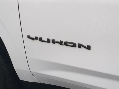 Certified 2022 GMC Yukon SLE w/ Gmc Pro Safety Plus Package AWD/4WD image 31