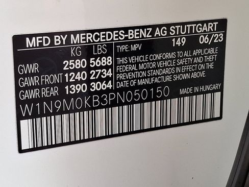 Used 2023 Mercedes-Benz EQB 300 4MATIC image 27