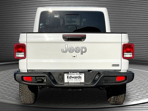 Used 2023 Jeep Gladiator Overland AWD/4WD image 5