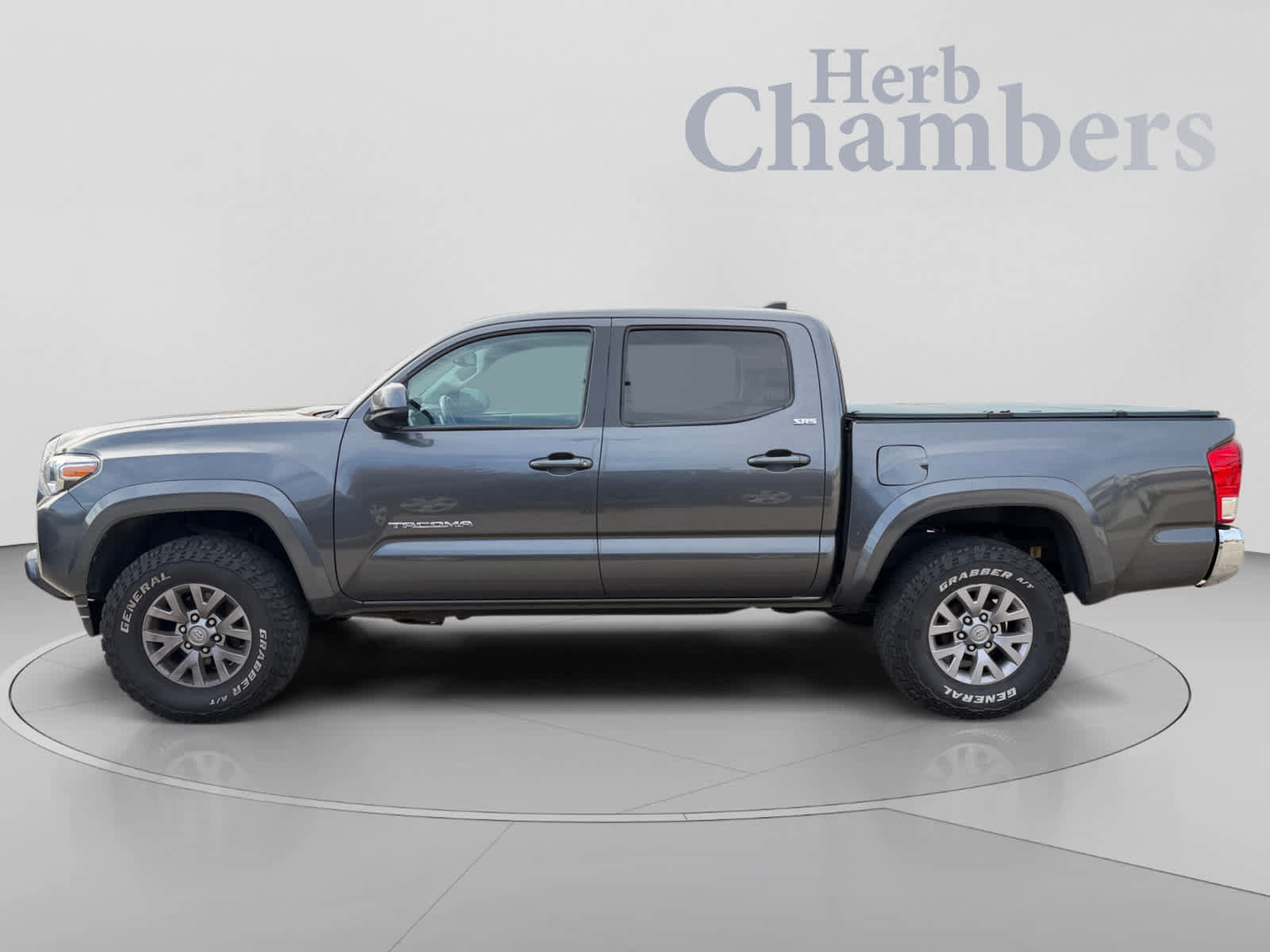 Used 2017 Toyota Tacoma SR5 w/ Tow Package AWD/4WD image 6