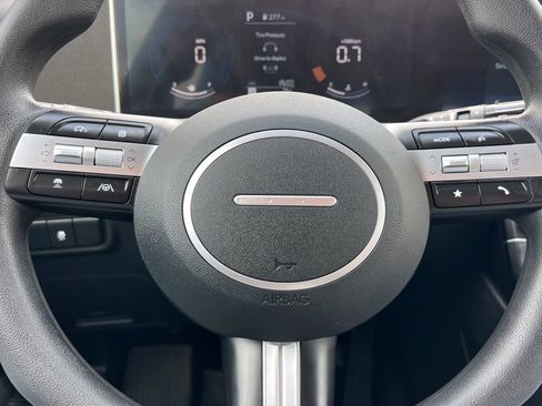 Used 2025 Hyundai Tucson SE FWD image 25