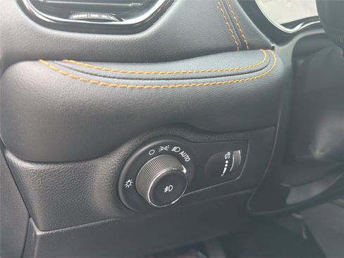 Used 2022 Dodge Durango R/T w/ Quick Order Package 22F image 29