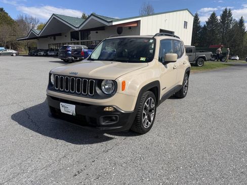 Used 2016 Jeep Renegade Latitude w/ Safety & Security Group FWD image 1