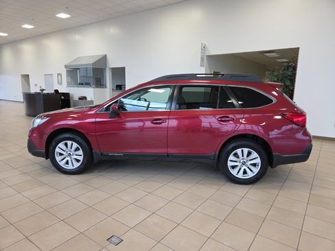 Used 2018 Subaru Outback 2.5i Premium image 10