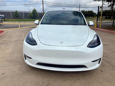 Used 2024 Tesla Model Y Performance AWD/4WD image 8