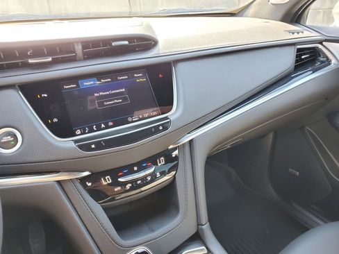 Certified 2024 Cadillac XT5 Premium Luxury w/ LPO, Floor Liner Package image 29
