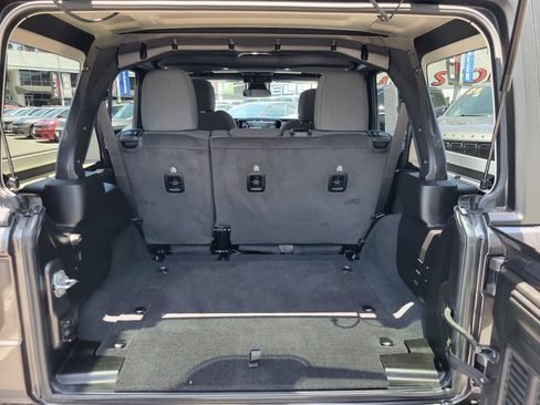 Used 2025 Jeep Wrangler Unlimited Sport AWD/4WD image 19