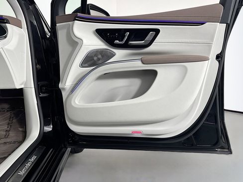 Certified 2023 Mercedes-Benz EQS 580 4MATIC SUV image 24