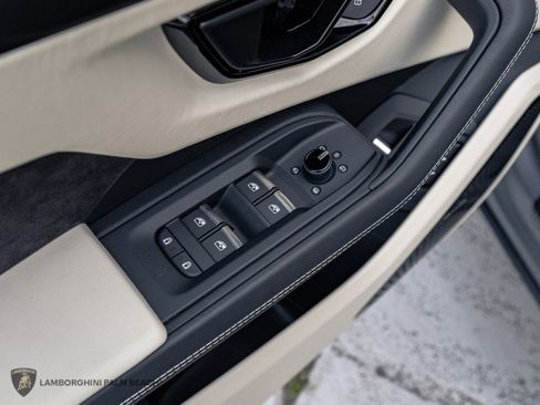 Used 2024 Lamborghini Urus S AWD/4WD image 27