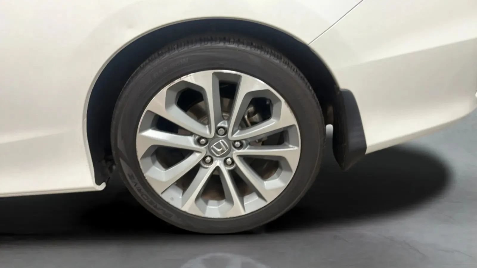 Used 2015 Honda Accord EX-L image 28