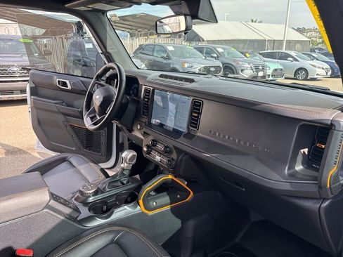 Used 2024 Ford Bronco Badlands image 23